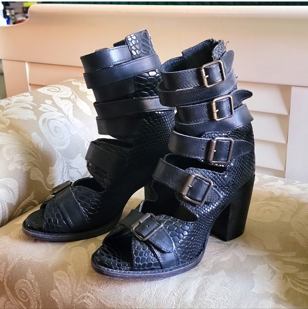 *Reserved* bond boots